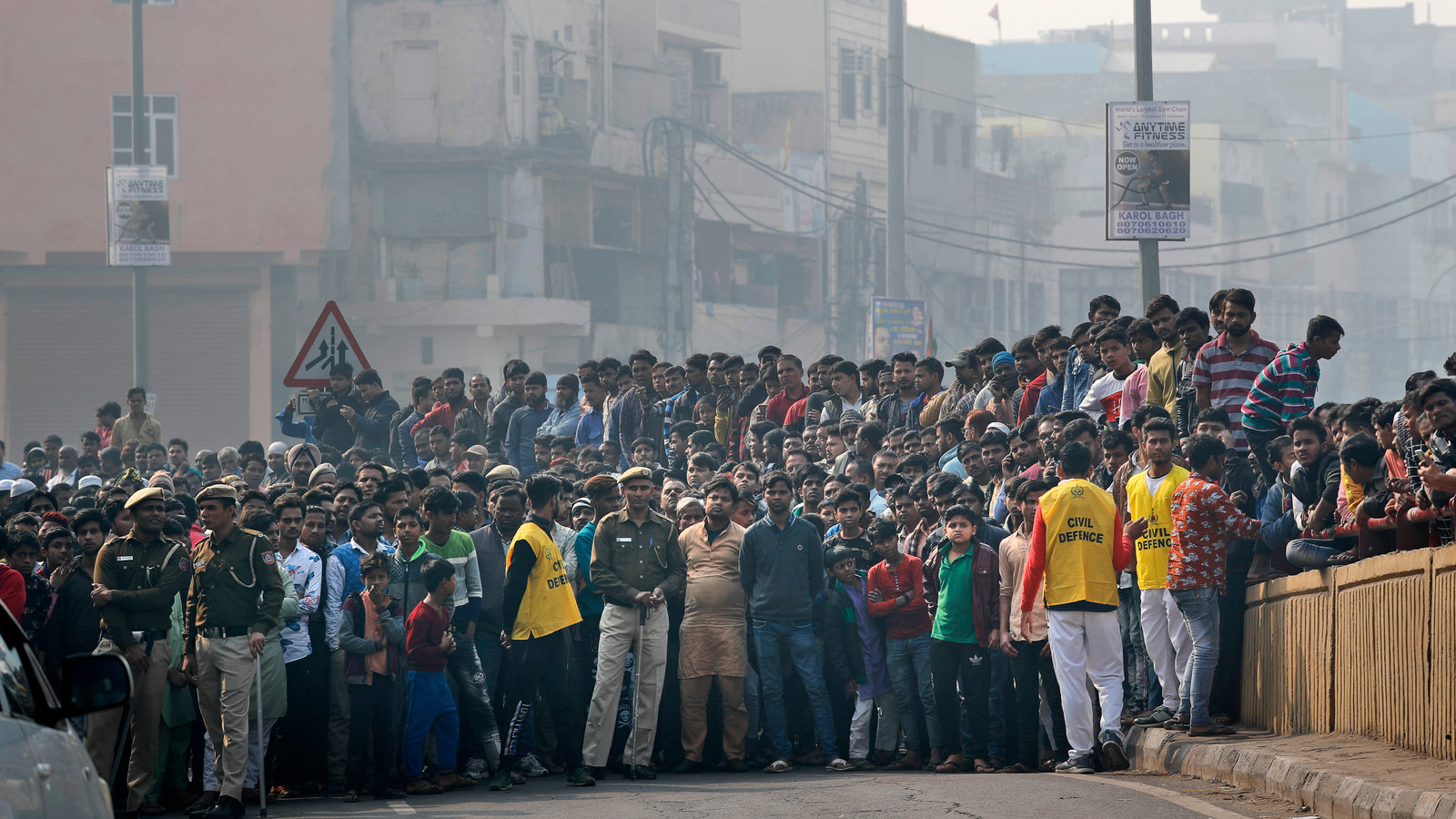 At least 43 people killed due to a major fire in New Delhi building