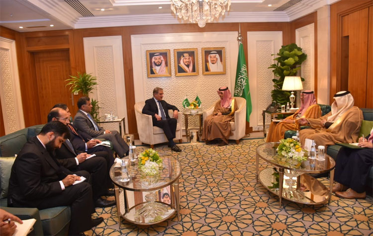 Foreign Minister tells Saudi officials about Indian brutalities in IOK