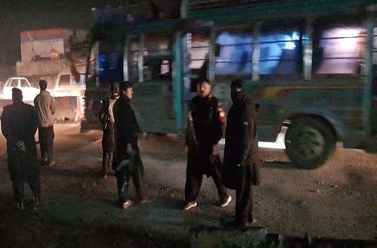9 people injured due to Peshawar blast near police check post