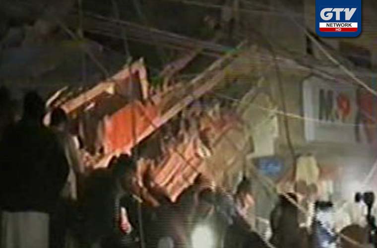 At least two woman and a child die due to building collapse in Sukkur