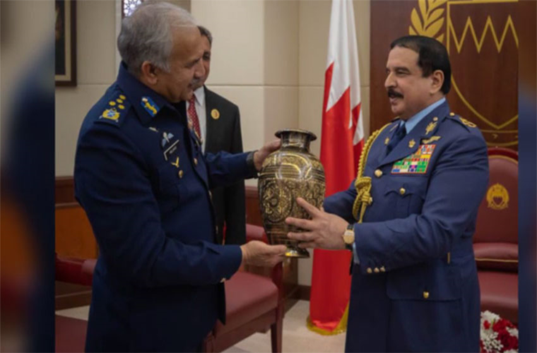 Pakistan Air Force chief calls on King of Bahrain