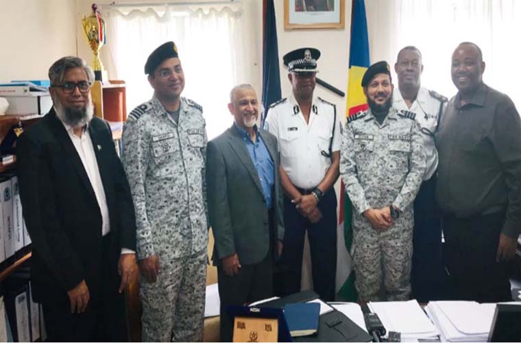 Pakistan Navy ships Aslat and Moawin reach Seychelles during Africa visit