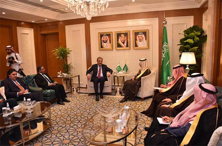 FM meets Saudi counterpart to share Pakistan perspective on ME and Gulf