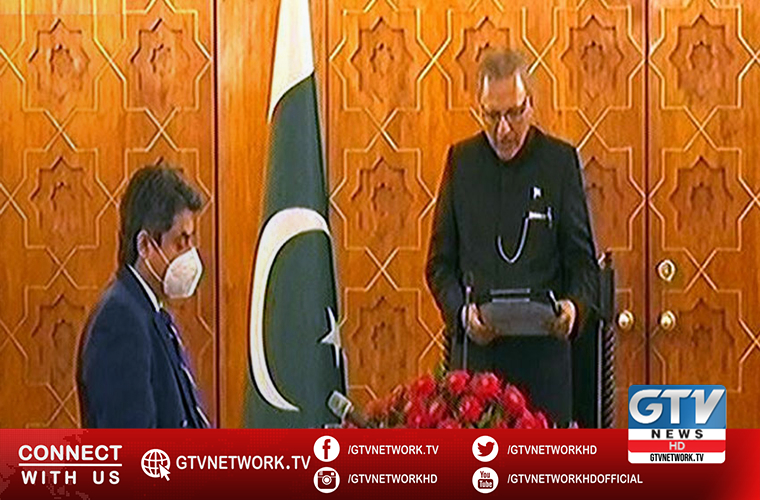 Barrister Farogh Nasim again sworn in as a Federal Minister