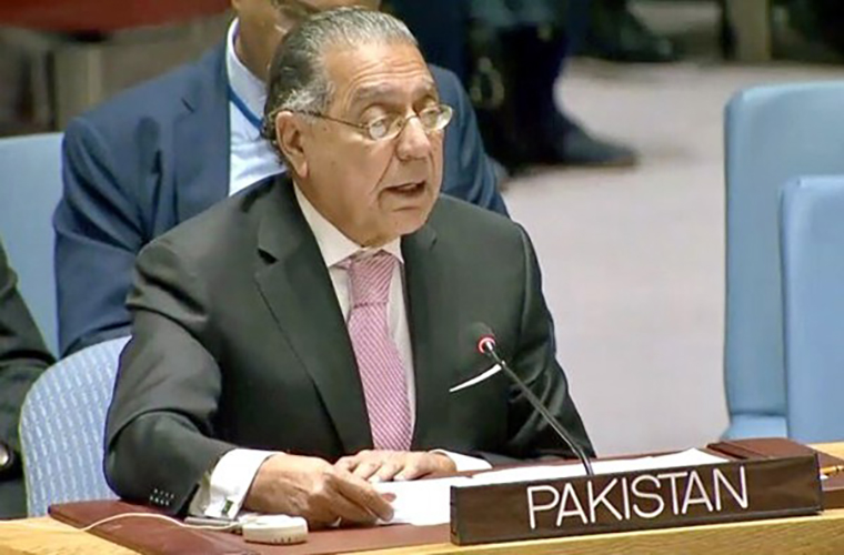 Pakistan calls for political commitment to address the digital divide
