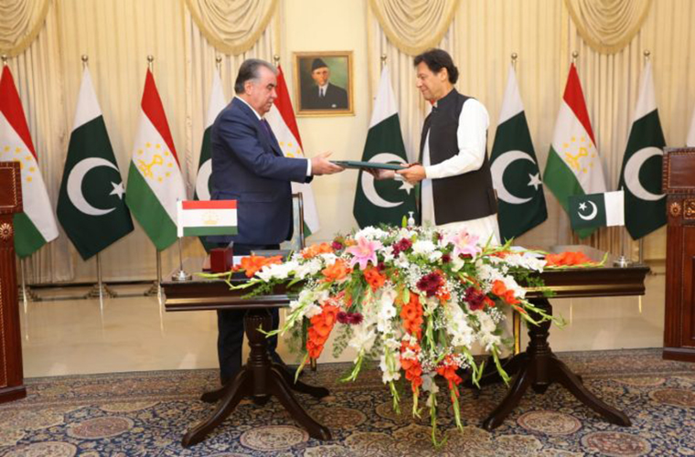 Pakistan and Tajikistan ink 12 accords of cooperation in diverse areas