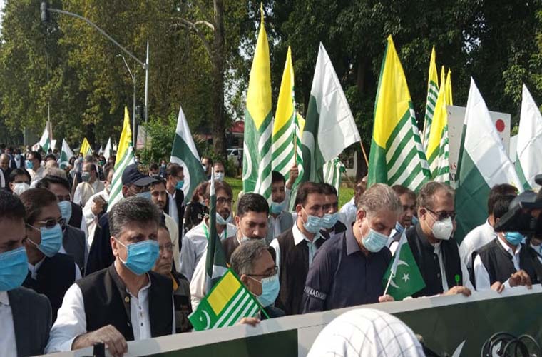 PM vows to fight Kashmir case while FM leads rally