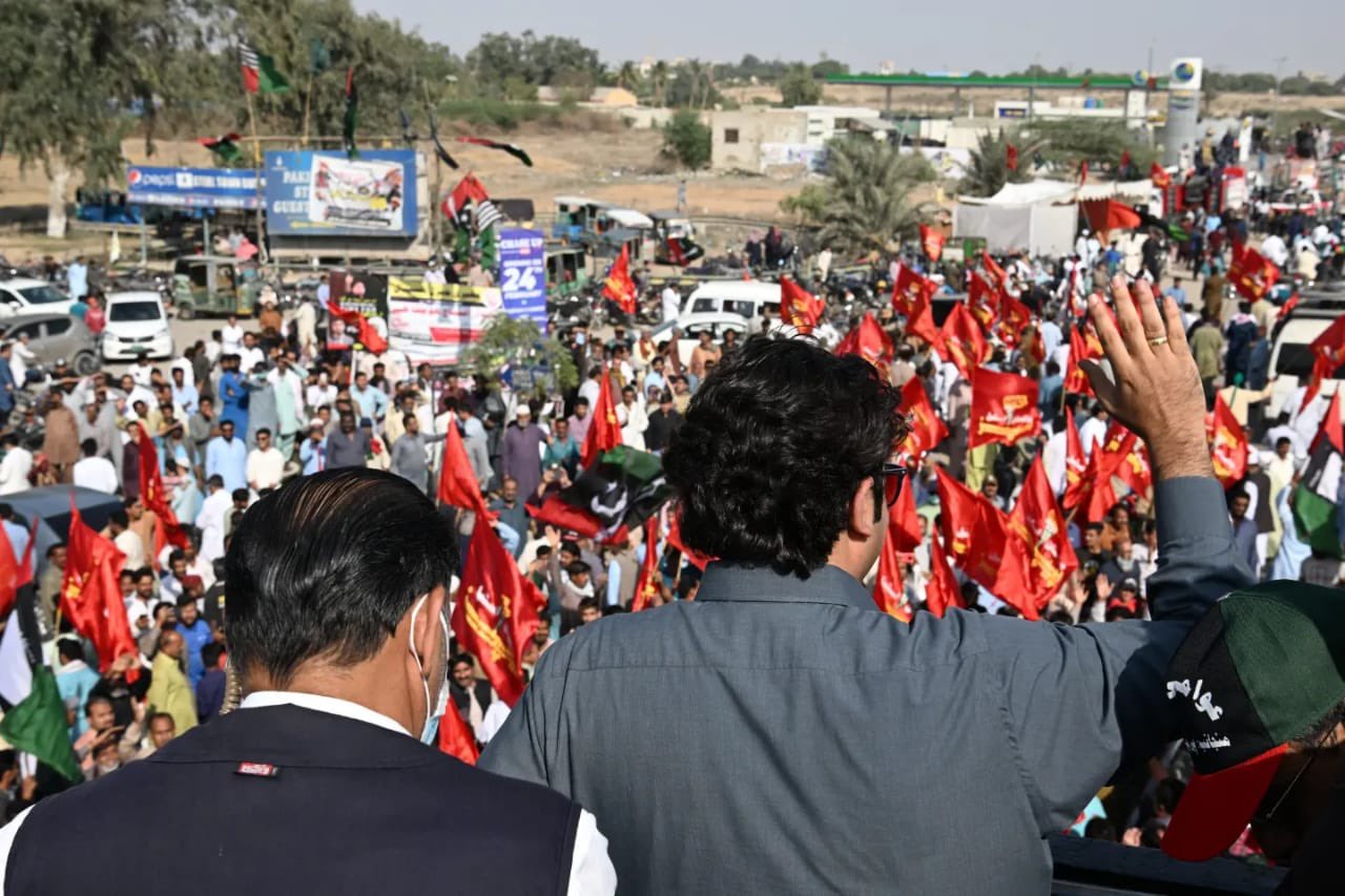 PPP starts long march from Karachi to Islamabad