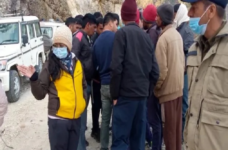 Hijab case petitioner’s brother attacked by Hindutva mob in Karnataka