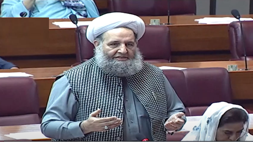 NA offers fateha for departed soul of Late MNA Khayal Zaman