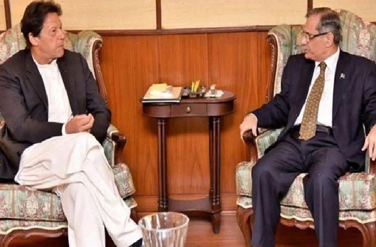 Imran Khan meets Former CJP Saqib Nisar in Lahore