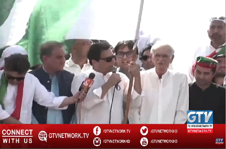 Pervez Elahi, Pervaiz Khattak meet Imran Khan for dissolving assemblies