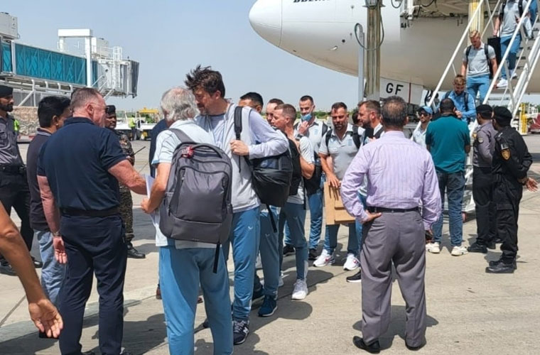 England cricket team arrives in Pakistan after 17 years for T20 series