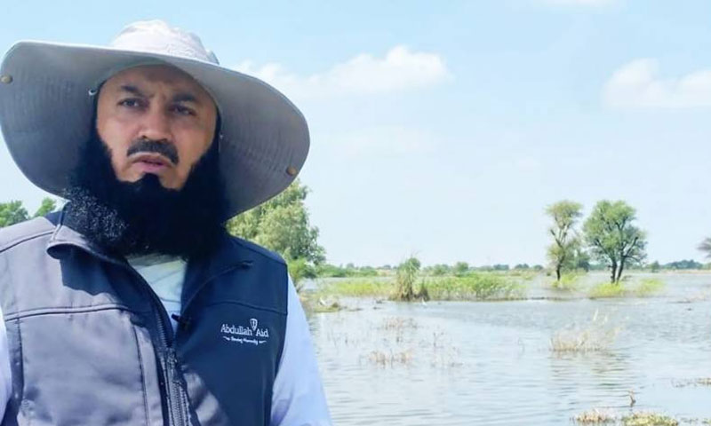 Renowned Islamic scholar visits Pakistan to help flood victims
