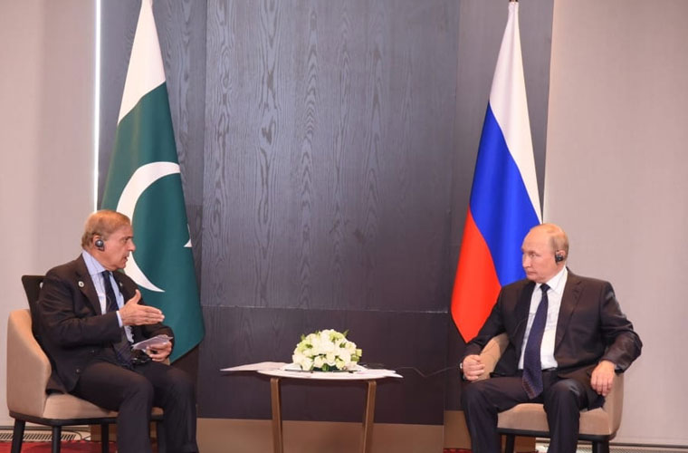 Uzbekistan: PM Shehbaz Sharif meets President Vladimir Putin