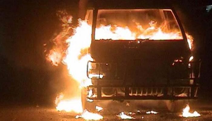 Nooriabad: People burnt alive after bus caught fire