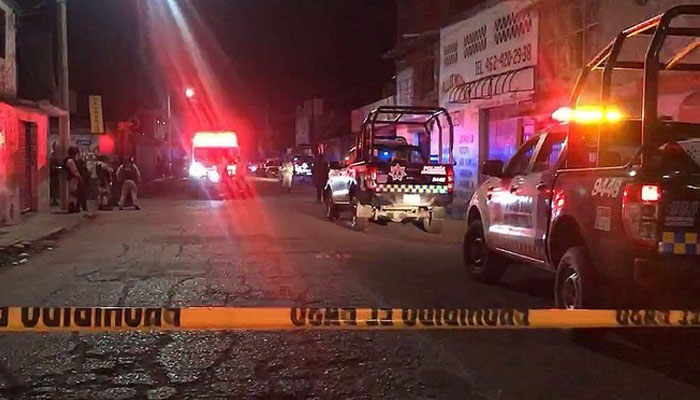 12 died and three injured in gun attack in Mexican bar