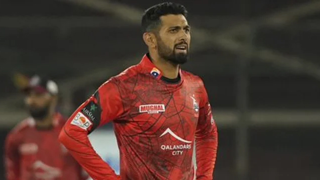 Sikandar Raza fined for showing dissent
