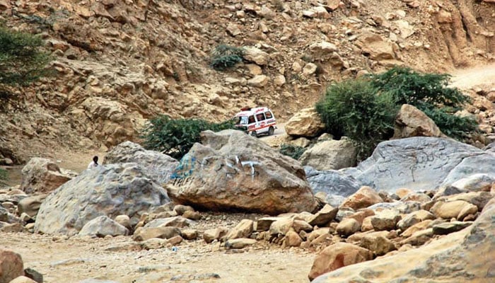 17 dead, over 30 hurt as truck falls into ditch