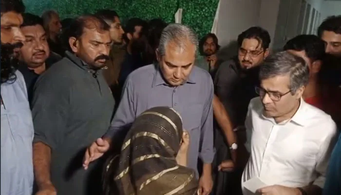 Naqvi suspends passport officials for taking bribe