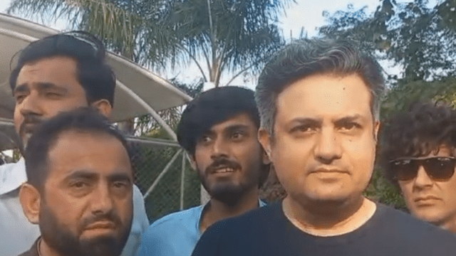 PTI’s Hammad Azhar repapers in public after a year