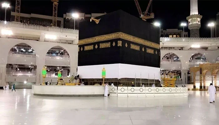 Why is Kaaba kiswa raised 3-meter above ground?