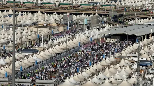 Extreme heat leaves 577 Hajj pilgrims dead in Saudi Arab