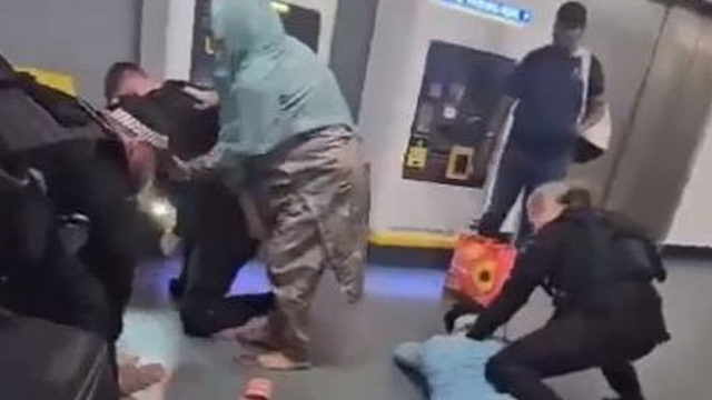 British police beating Pakistani men goes viral