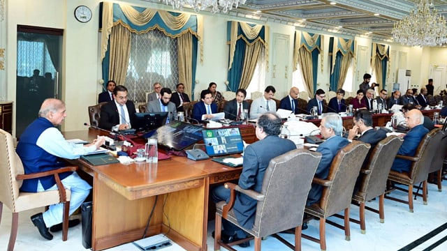 PM directs FBR to bring 4.9mn wealthy individuals into tax net