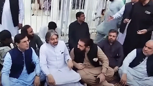 PTI kicks off hunger strike outside Parliament against ‘injustice’