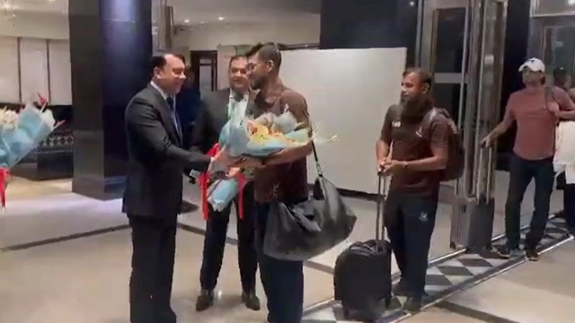 Bangladesh arrive in Pakistan for two Tests