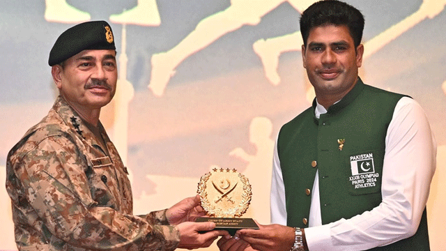 COAS Asim Munir honours Arshad Nadeem’s historic achievement