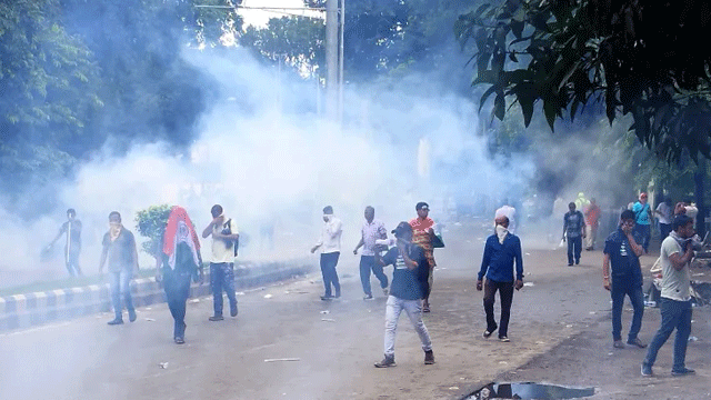 Protesters block rail lines, buses in India