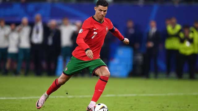 Cristiano Ronaldo launches YouTube channel, gets 1m subscribers in one hour