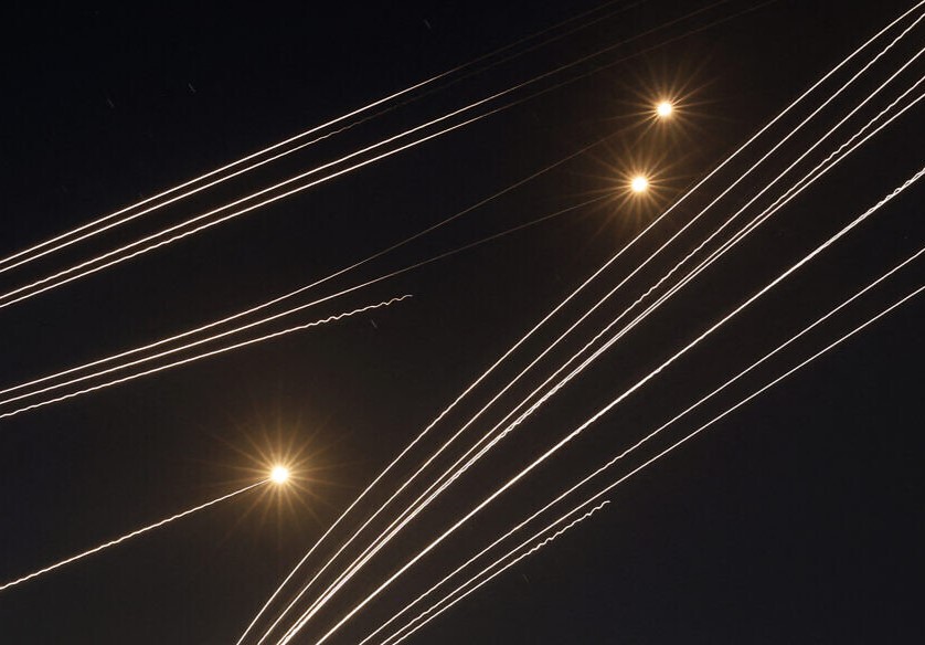 Hezbollah warns Israelis to stay away from army in residential areas