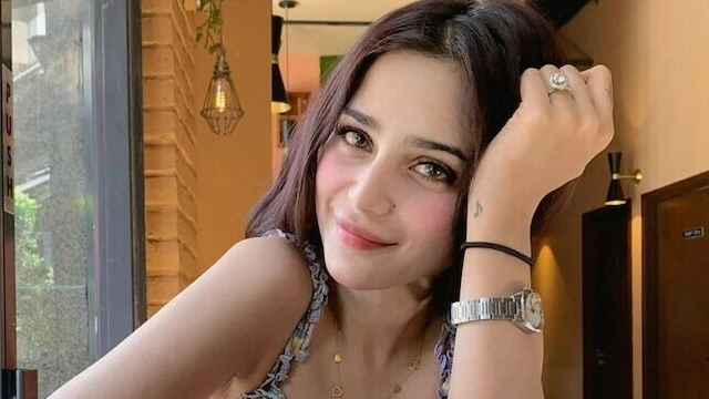 Aima Baig breaks the internet with bold photoshoot