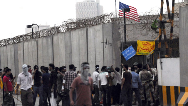 Thousands rally to mourn martyrdom of Hassan Nasrallah in Karachi, Islamabad