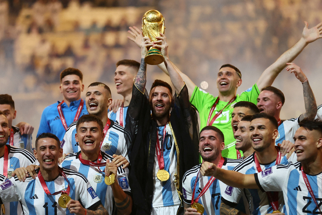 CM Sindh invites Messi-led Argentina for Lyari tour