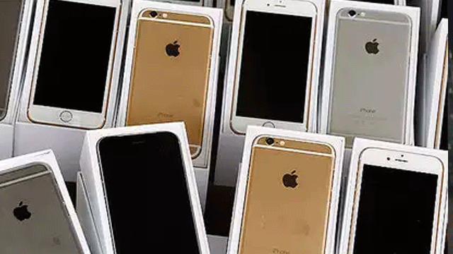 PIA crew detained for smuggling iPhones in Lahore