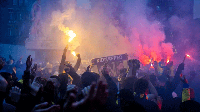 Desecration of Palestinian flag sparks clash between Israeli fans and Arab protesters