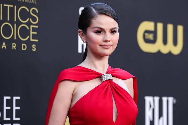 Selena Gomez Joins the Billionaire Club