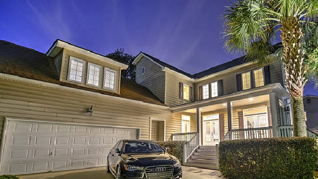 Govt clerk gifts girlfriend luxury flat, cars