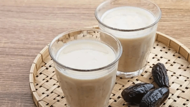 Date milkshake, a healthy and delicious winter drink