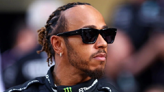 Lewis Hamilton looks to avoid unwanted record in Mercedes farewell