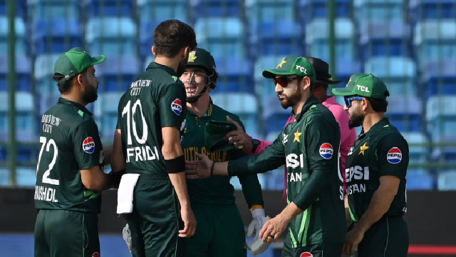 Pakistan make one change in playing XI for tri-series final