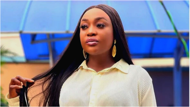 Who is Lizzy Gold? Age, Biography & Net Worth!