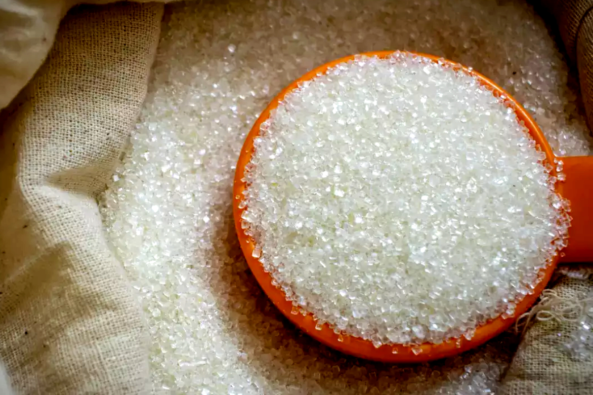 Sugar prices drop in Karachi after govt crackdown