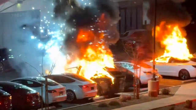 Las Vegas police confirm Tesla service center fires were deliberate