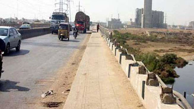 This major Karachi bridge closed for traffic from today