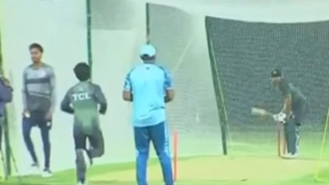 Wicketkeeper Mohammad Rizwan has started bowling?